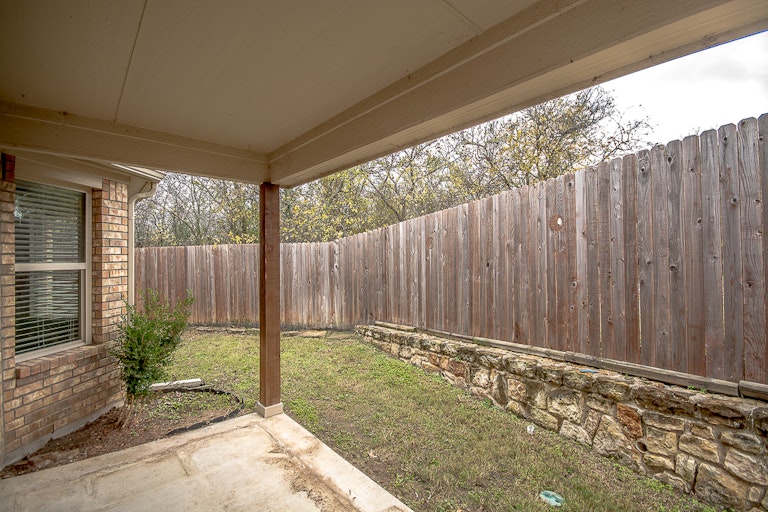 Photo 6 of 27 - 6076 Cedar Glen Dr, Grand Prairie, TX 75052