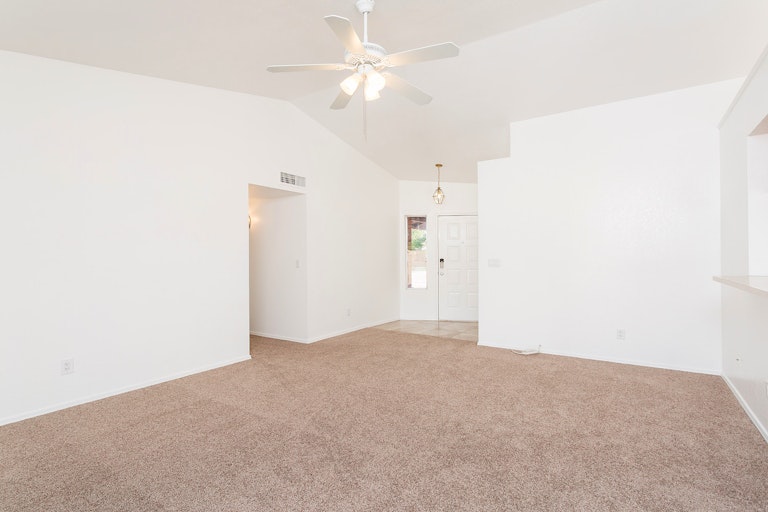 Photo 9 of 17 - 6414 W North Ln, Glendale, AZ 85302