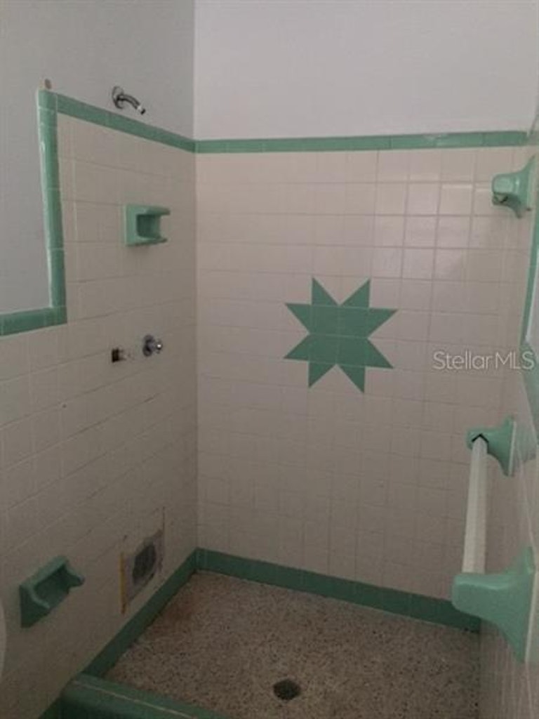 Photo 6 of 12 - 1700 N Lake Shipp Dr SW, Winter Haven, FL 33880