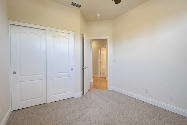 Photo 33 of 41 - 1400 Musgrave Dr, Roseville, CA 95747