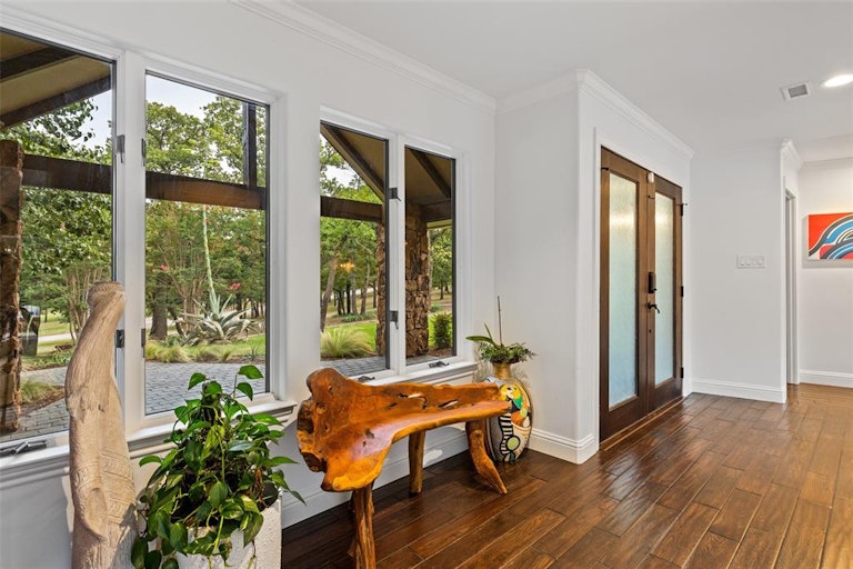 Photo 9 of 38 - 610 Sunset Ct, Argyle, TX 76226