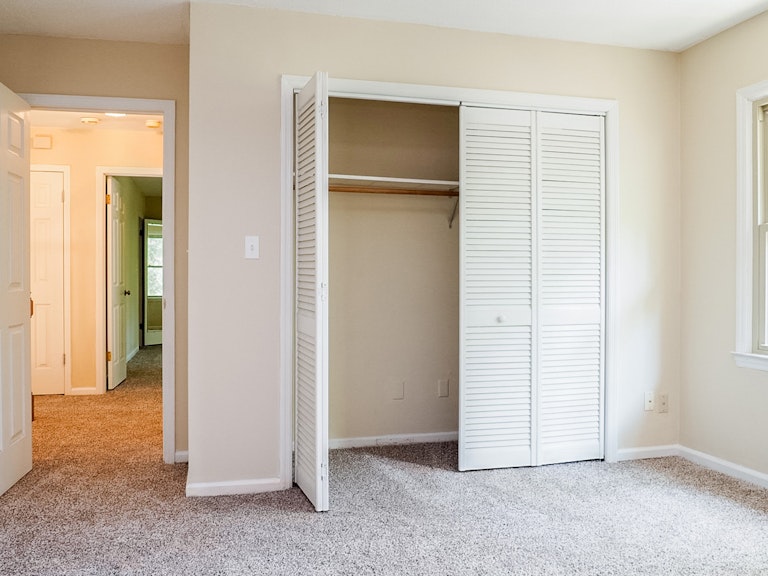 Photo 25 of 29 - 11 Lark Cir, Chapel Hill, NC 27517
