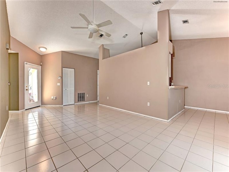 Photo 6 of 25 - 6030 66th Street Cir E, Palmetto, FL 34221