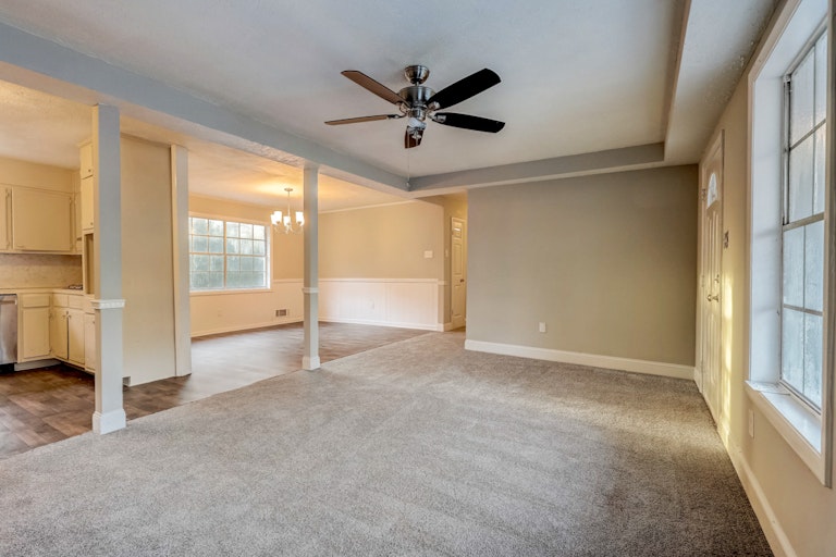 Photo 11 of 28 - 1518 Tanglewood Way NW, Conyers, GA 30012