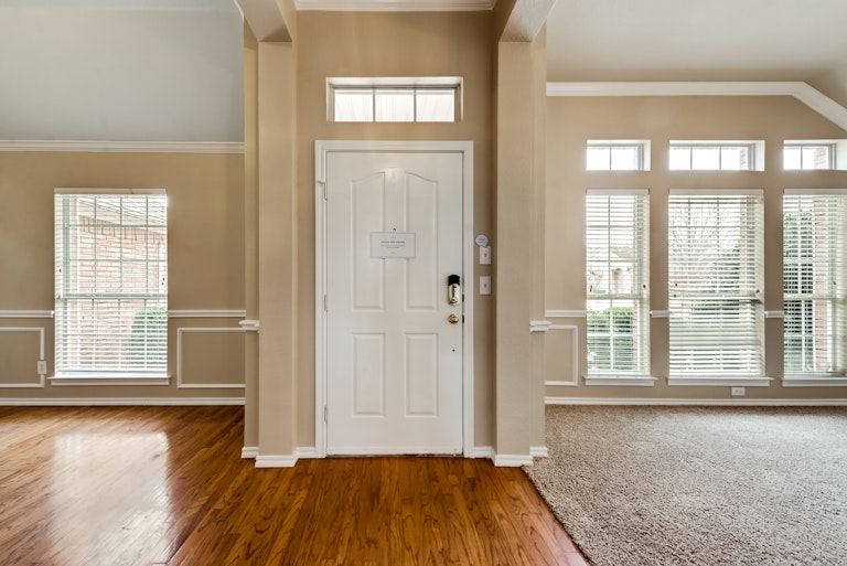 Photo 13 of 29 - 3954 Wisteria Ln, Haltom City, TX 76137