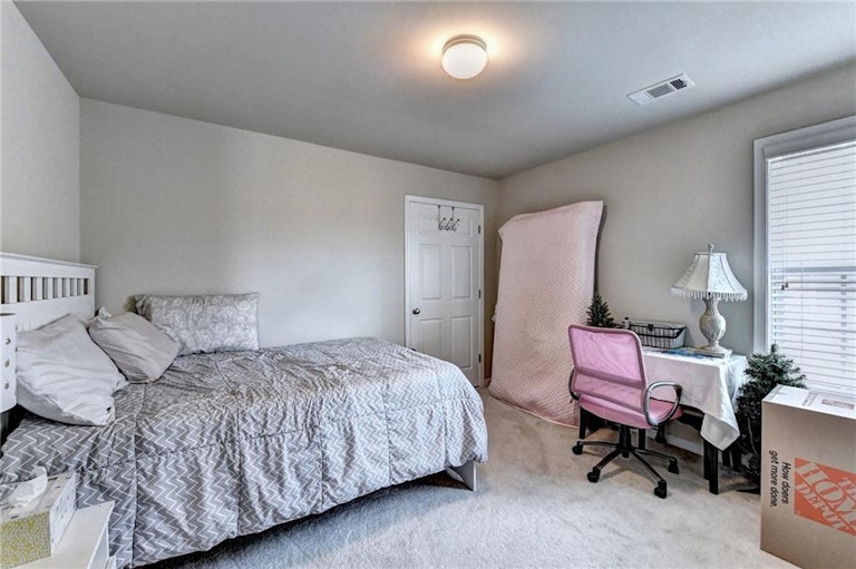 Photo 31 of 38 - 342 Rutlidge Park Ln, Suwanee, GA 30024