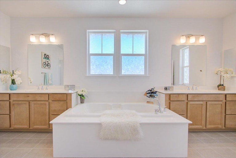 Photo 20 of 43 - 10082 Mud Hen Way, Elk Grove, CA 95757