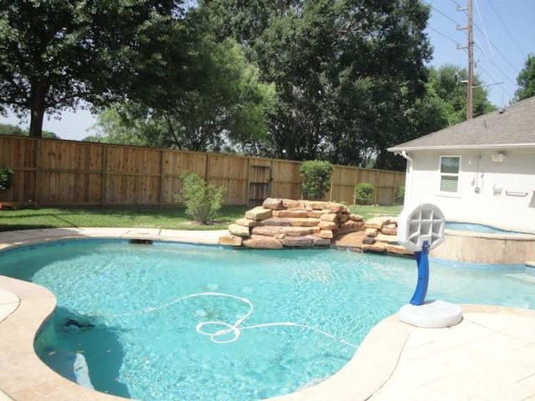 Photo 3 of 48 - 4210 Ruttand Park Ln, Katy, TX 77450
