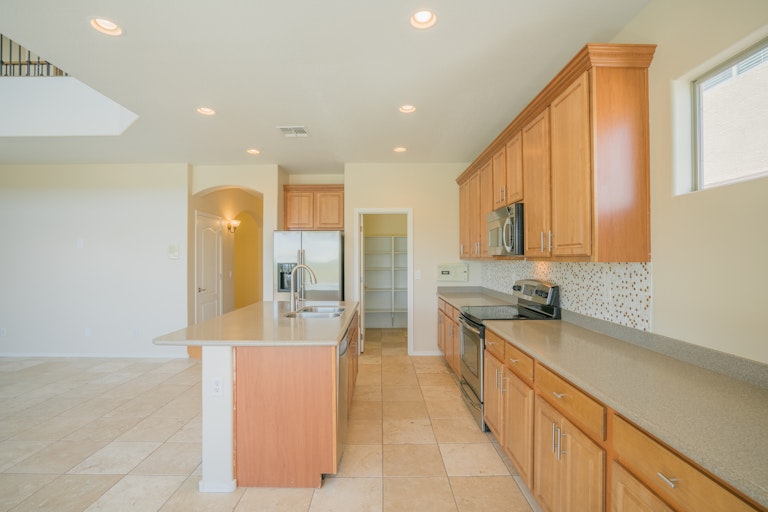 Photo 3 of 23 - 4253 S 247th Dr, Buckeye, AZ 85326