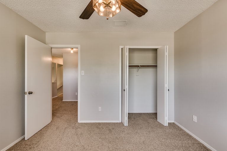 Photo 24 of 28 - 3917 Lois Cir, Rowlett, TX 75088