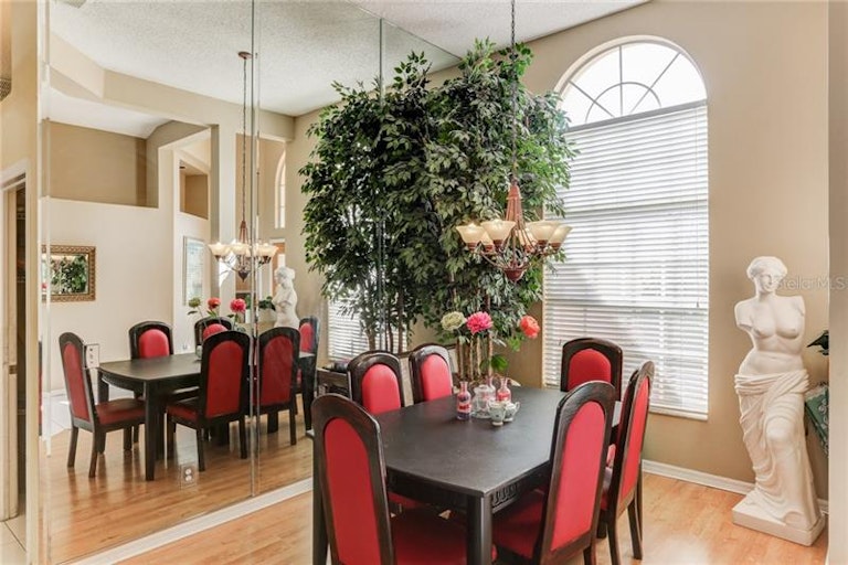 Photo 5 of 25 - 13733 Antler Point Dr, Tampa, FL 33626