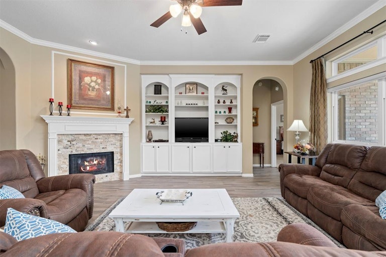 Photo 16 of 48 - 26511 Park Point Ln, Katy, TX 77494