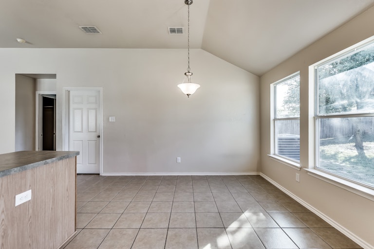 Photo 10 of 20 - 814 Sycamore St, Anna, TX 75409