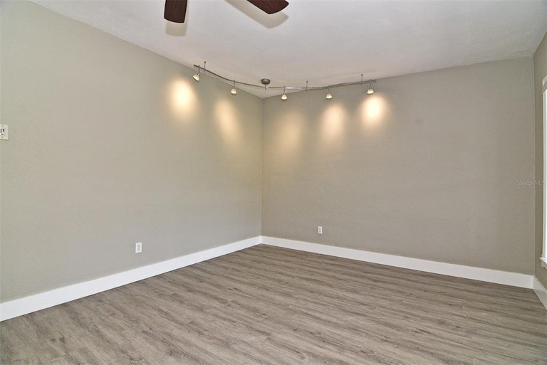 Photo 7 of 40 - 2201 Murdock Blvd, Orlando, FL 32817