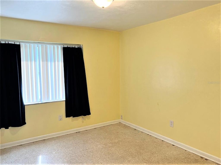 Photo 12 of 41 - 1246 W Wellington Dr, Deltona, FL 32725