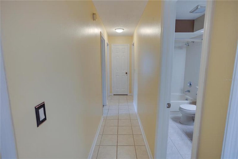 Photo 19 of 39 - 11007 Kenbrook Dr, Riverview, FL 33578