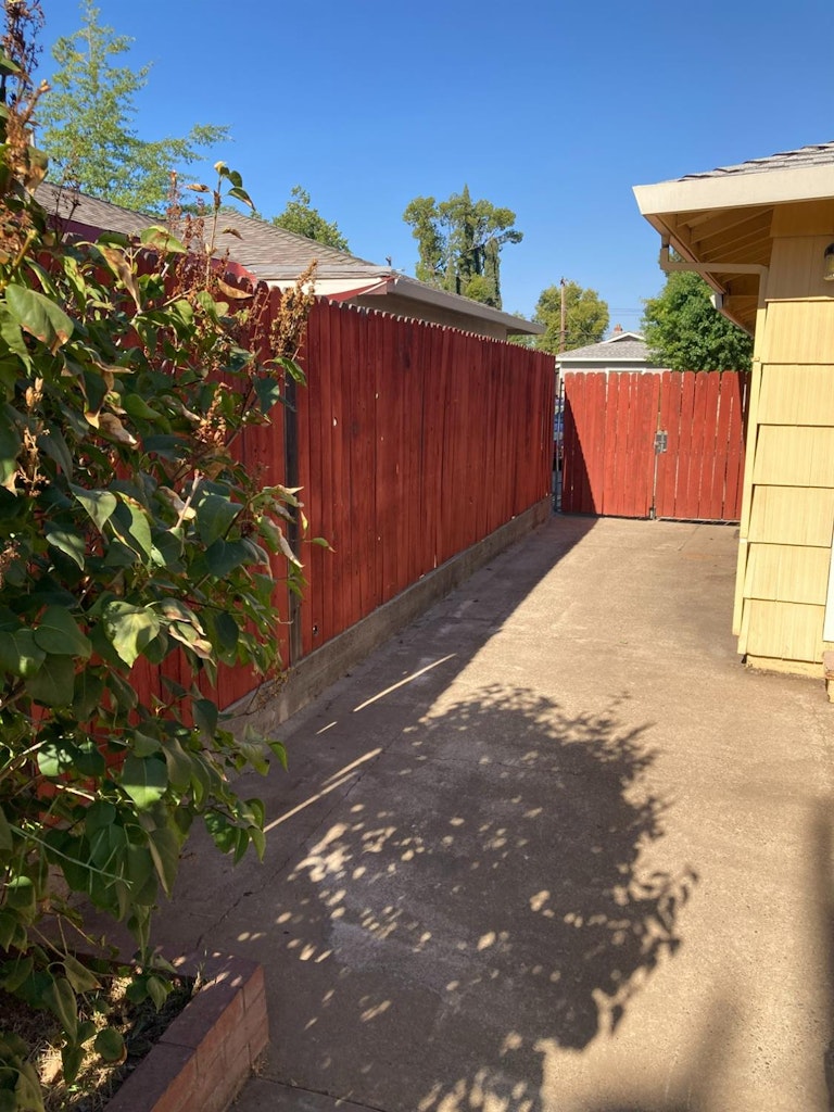 Photo 18 of 22 - 10463 Malaga Way, Rancho Cordova, CA 95670