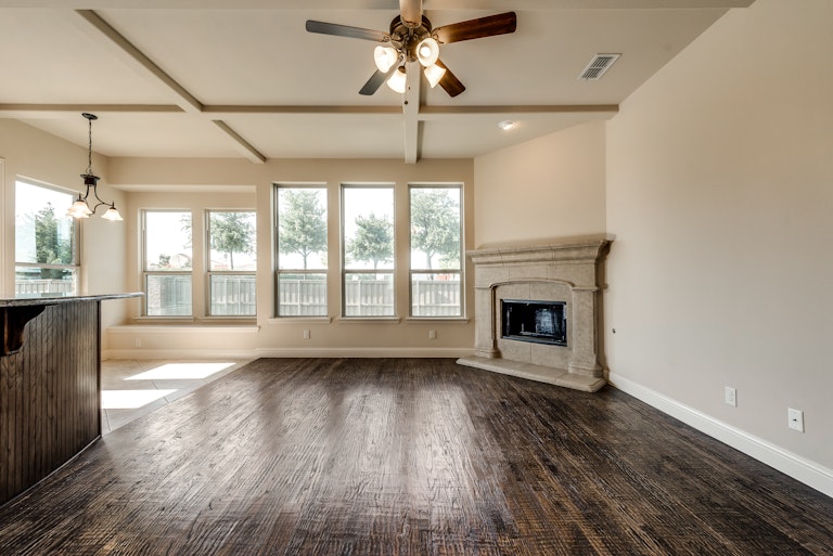 Photo 6 of 31 - 341 Oxford Pl, Prosper, TX 75078