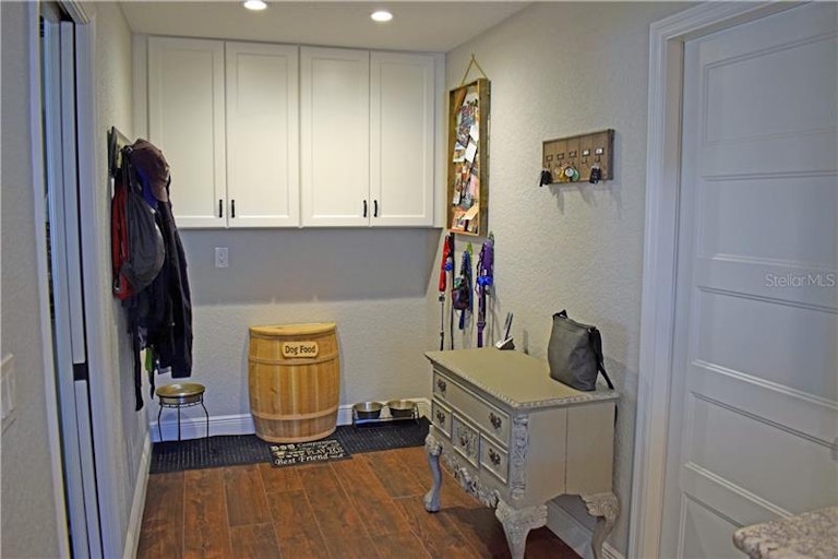 Photo 8 of 17 - 10377 Oak Leaf St, Largo, FL 33774
