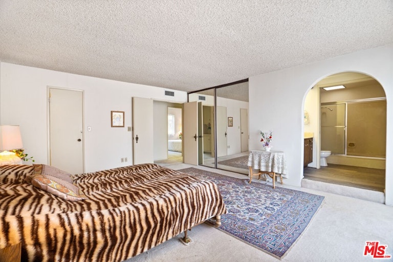 Photo 38 of 53 - 18502 Entrada Ct, Porter Ranch, CA 91326