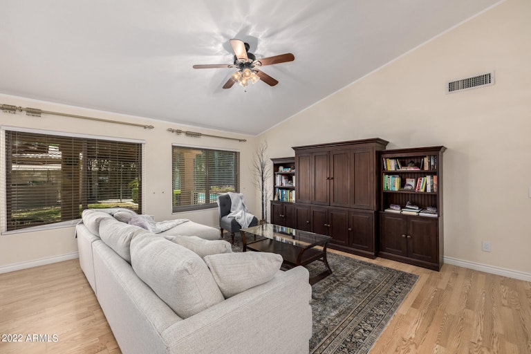 Photo 6 of 37 - 11542 N 76th Dr, Peoria, AZ 85345