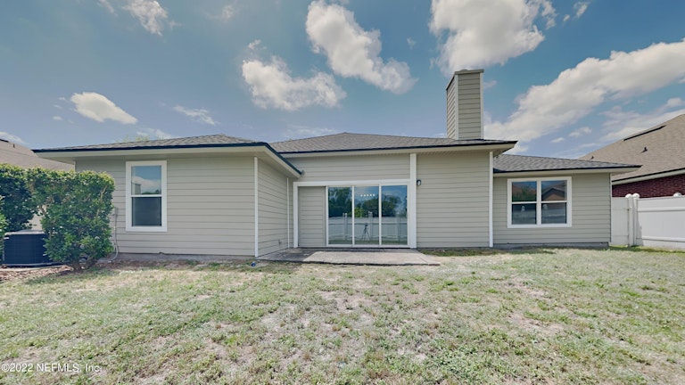 Photo 18 of 19 - 640 Acorn Chase Dr, Orange Park, FL 32065