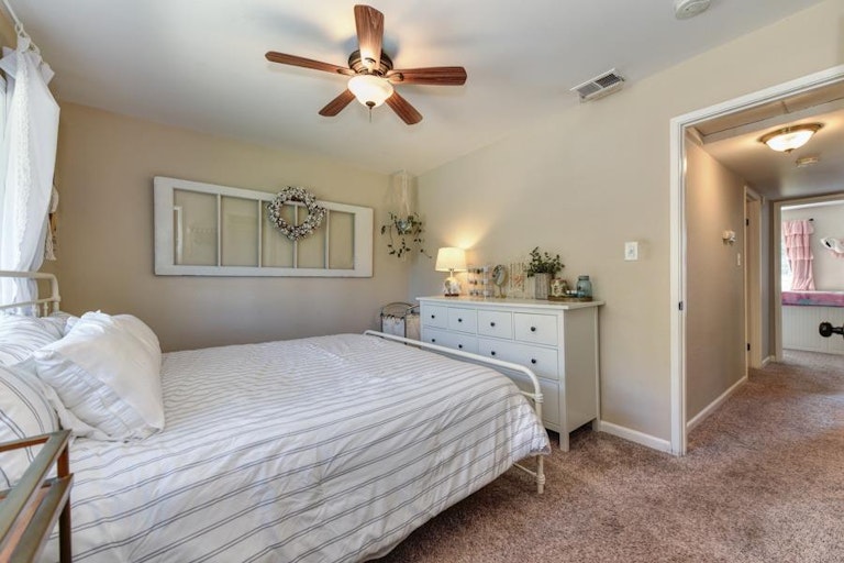 Photo 23 of 31 - 4137 California Ave, Carmichael, CA 95608