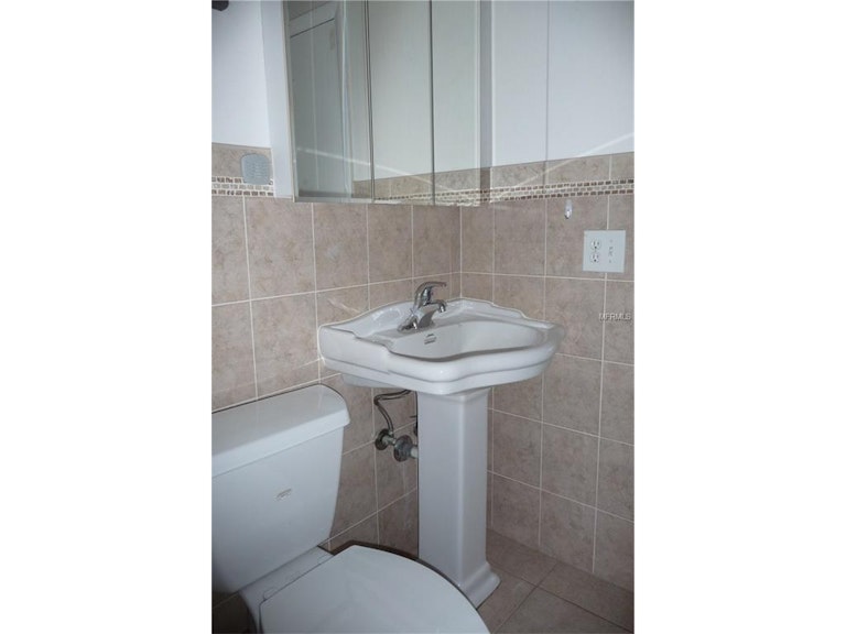 Photo 8 of 13 - 1254 Caracas Ave, Clearwater, FL 33764