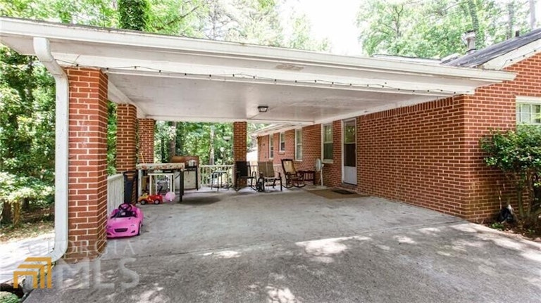 Photo 34 of 37 - 2612 Clairmont Rd NE, Atlanta, GA 30329