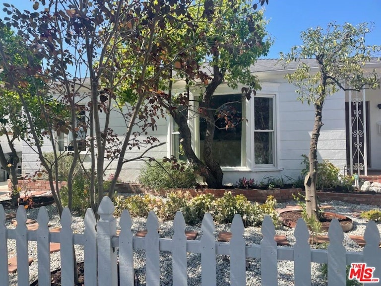 Photo 1 of 45 - 10643 Blix St, North Hollywood, CA 91602