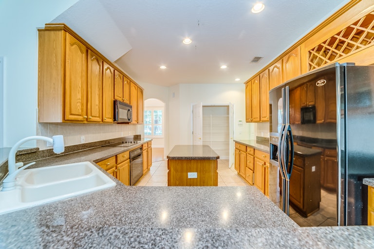 Photo 3 of 33 - 1667 Marina Lake Dr, Kissimmee, FL 34744