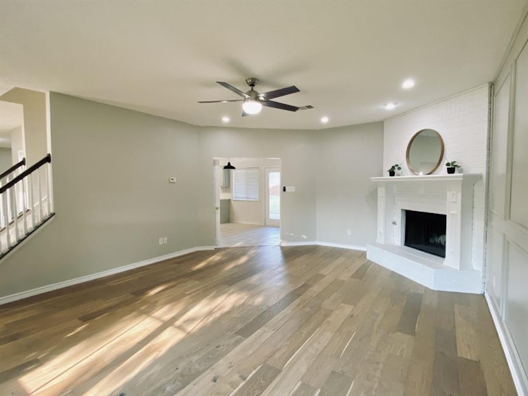 Photo 5 of 15 - 325 Fountain Dr, Murphy, TX 75094