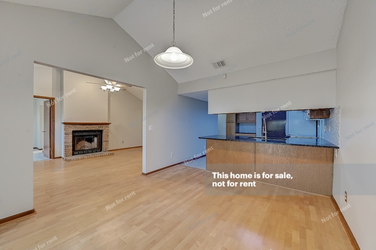 Photo 17 of 35 - 9943 Fawn Ridge Dr, Jacksonville, FL 32256
