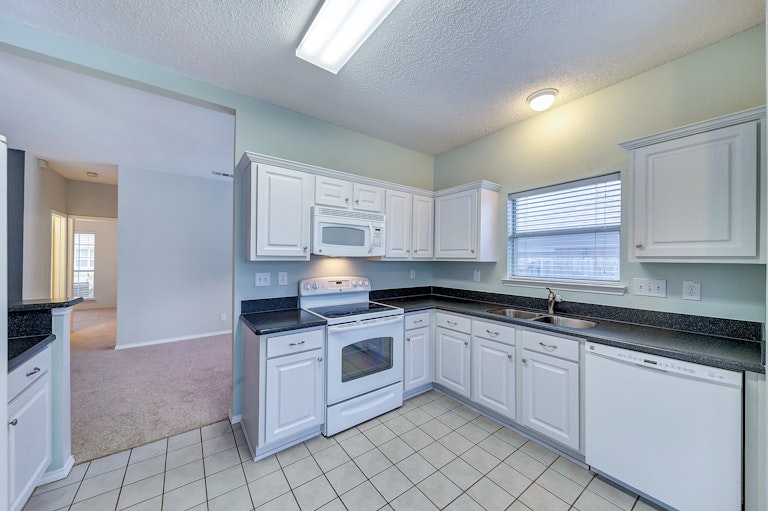 Photo 6 of 26 - 1020 Havenbrook Dr, Arlington, TX 76001