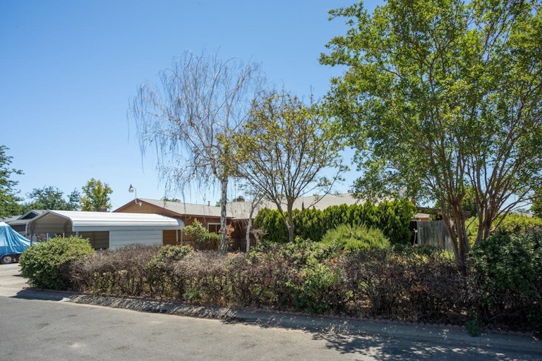 Photo 7 of 56 - 1150 Nickel Ln, Yuba City, CA 95991