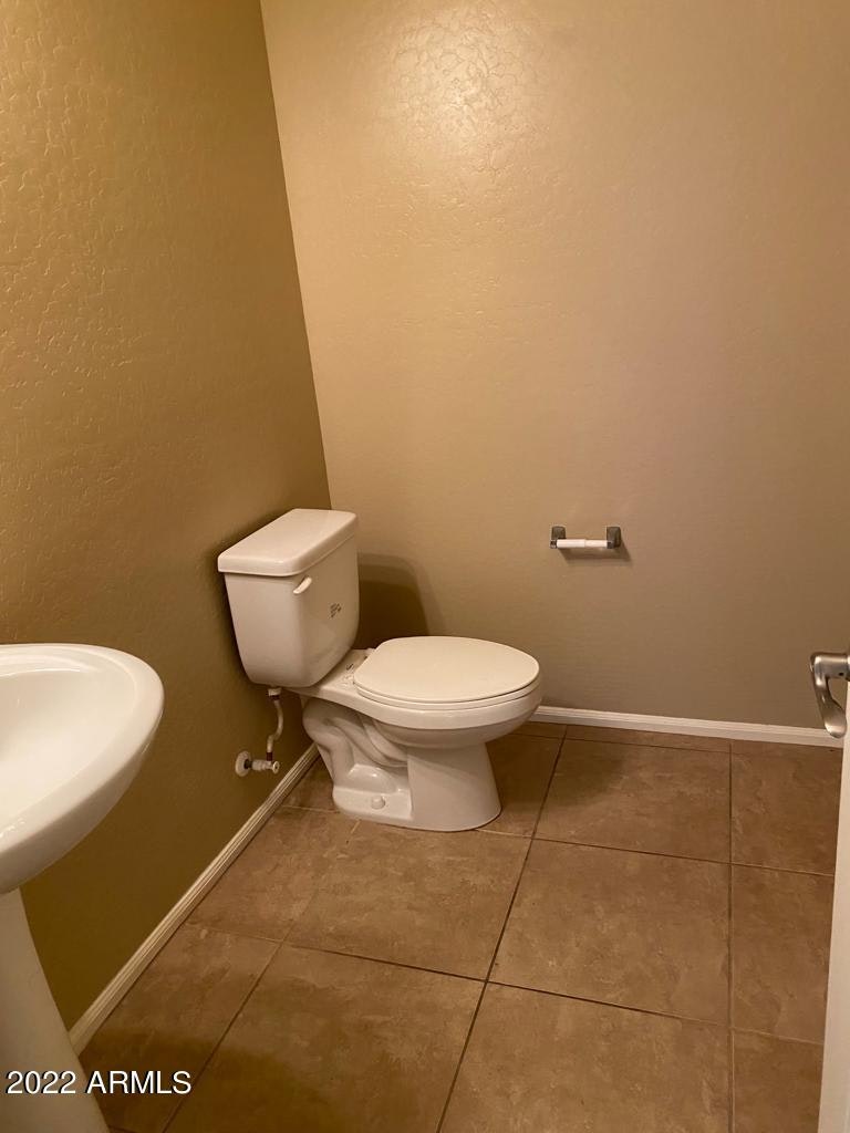 Photo 16 of 34 - 9551 W Harmony Ln, Peoria, AZ 85382