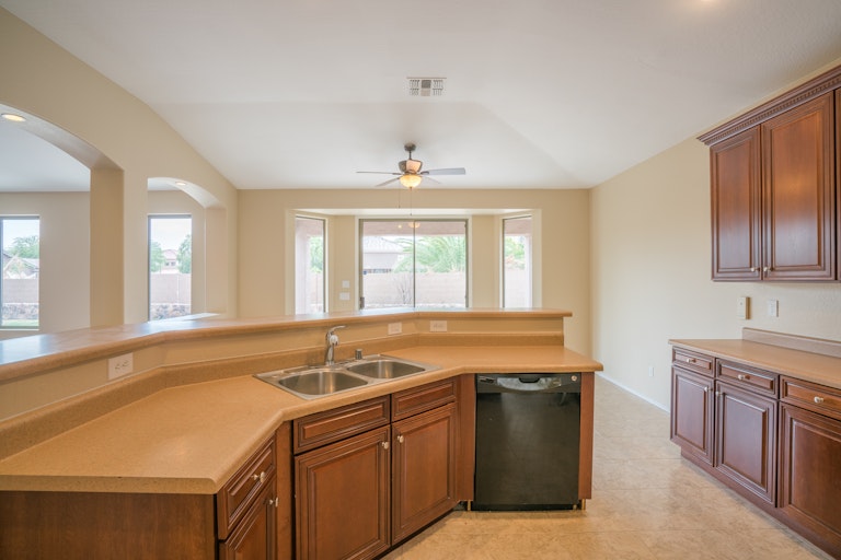 Photo 13 of 32 - 15637 W Yucatan Dr, Surprise, AZ 85379
