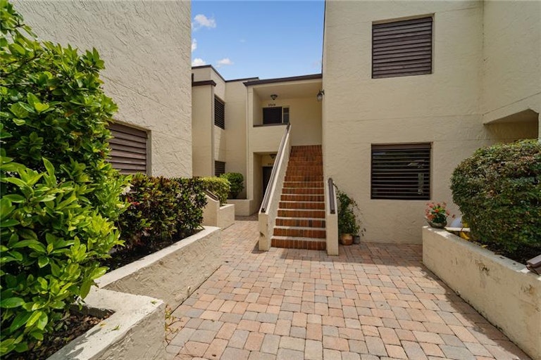 Photo 26 of 41 - 3518 Richwood Link #52, Sarasota, FL 34235