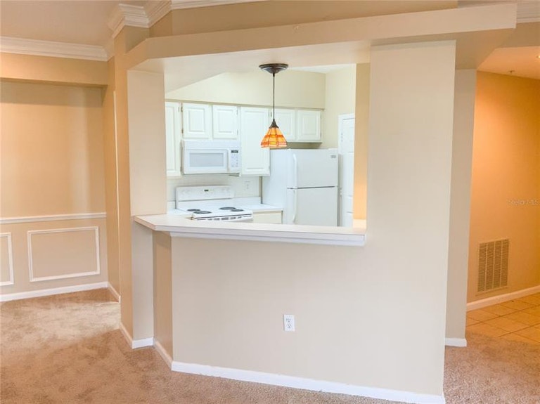 Photo 12 of 43 - 1309 Bay Club Cir #1309, Tampa, FL 33607