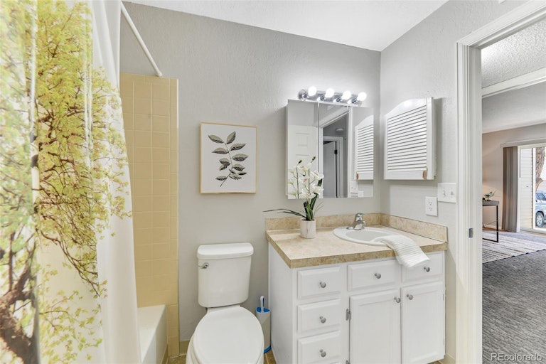 Photo 16 of 26 - 5735 W Atlantic Pl #101, Lakewood, CO 80227