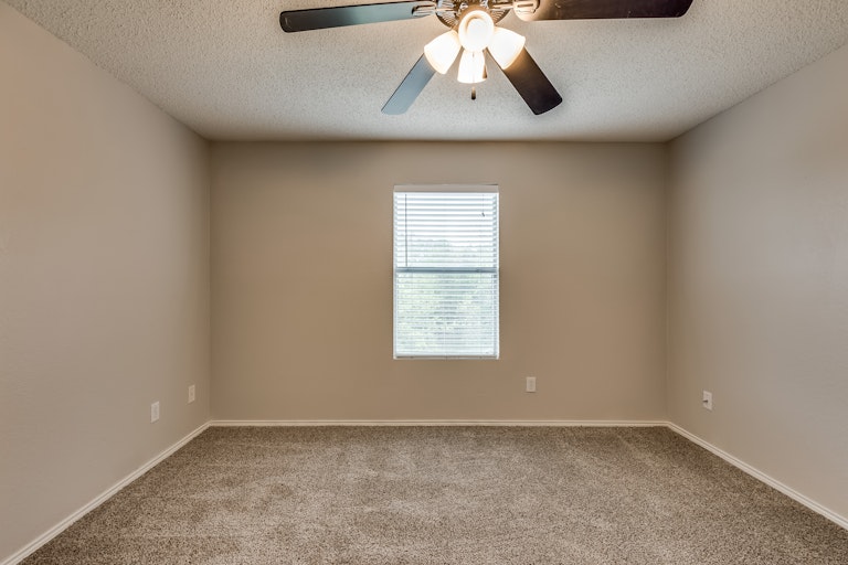 Photo 25 of 31 - 1312 Rambling Brook Trl, Denton, TX 76210