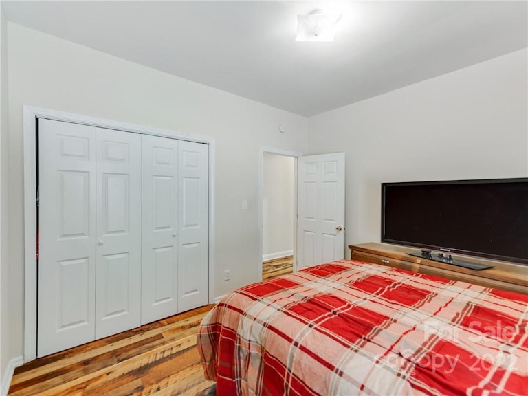 Photo 22 of 30 - 1801 Charles Raper Jonas Hwy, Mount Holly, NC 28120
