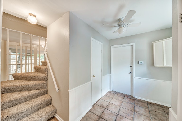 Photo 33 of 37 - 2317 Sunnyvale Rd, Grand Prairie, TX 75050