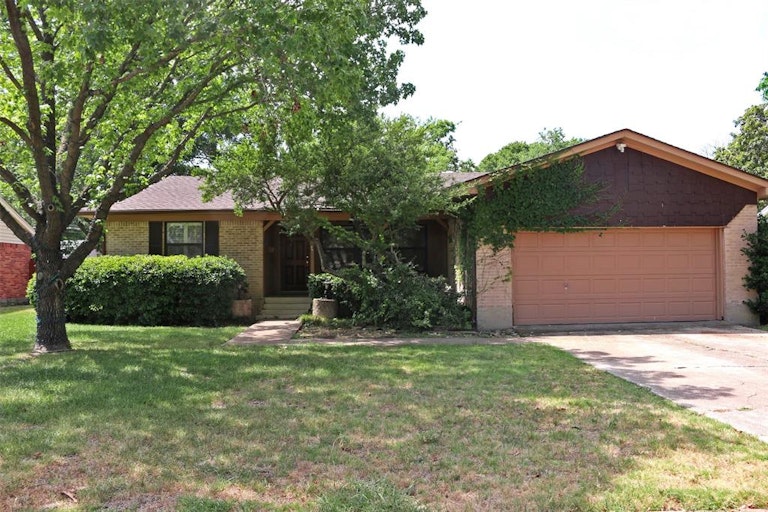 Photo 1 of 15 - 3216 Damascus Way, Dallas, TX 75234