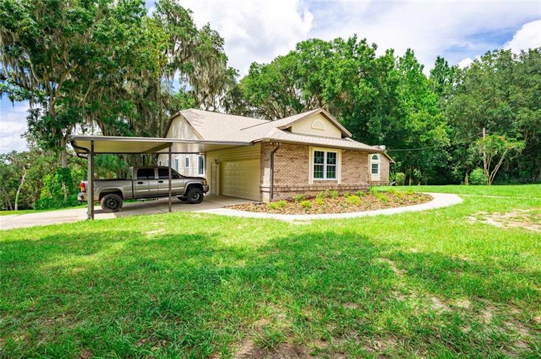 Photo 15 of 95 - 31949 Amberlea Rd, Dade City, FL 33523