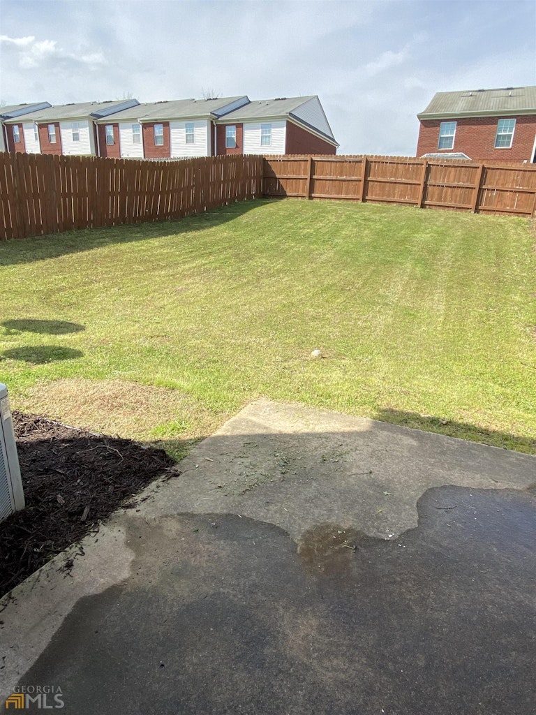 Photo 12 of 13 - 6510 Snowbird Ln, Douglasville, GA 30134