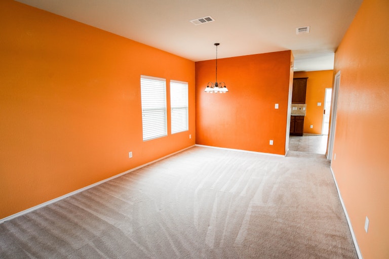 Photo 8 of 37 - 1701 Grassy View Dr, Fort Worth, TX 76131
