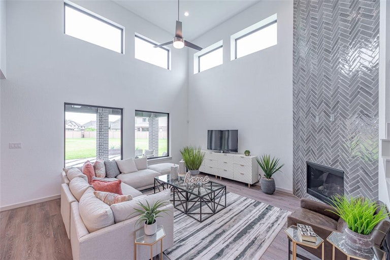 Photo 12 of 50 - 28754 Halle Ray Dr, Katy, TX 77494