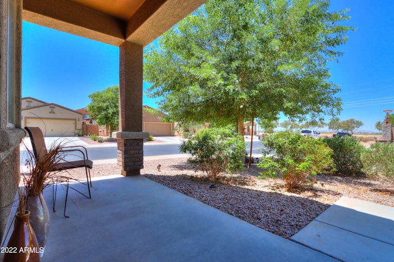 Photo 3 of 30 - 19509 N Salerno Cir, Maricopa, AZ 85138