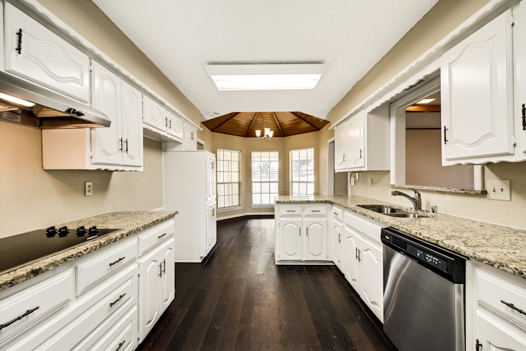 Photo 6 of 27 - 1528 Springtree Cir, Richardson, TX 75082